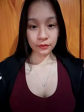 Snapshot of ChiecumBae chatting on 12.04.25 ChiecumBae online show from 12.04.25