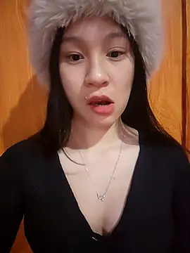 Snapshot of ChiecumBae chatting on 12.05.25 ChiecumBae online show from 12.05.25