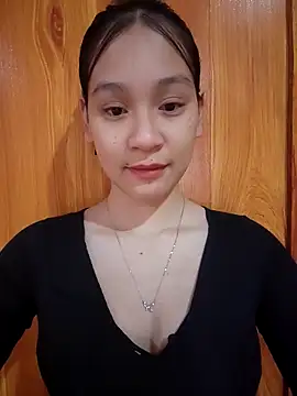 Snapshot of ChiecumBae chatting on 12.14.25 ChiecumBae online show from 12.14.25