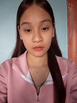 Snapshot of ChiecumBae chatting on 12.17.25 ChiecumBae online show from 12.17.25