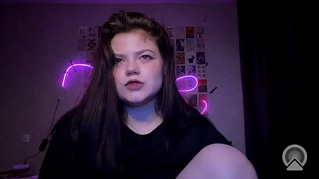 Snapshot of GoddessDarina chatting on 09.09.25 GoddessDarina online show from 09.09.25