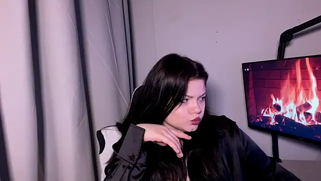 Snapshot of GoddessDarina chatting on 10.30.25 GoddessDarina online show from 10.30.25