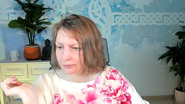 Snapshot of TiffanyBrauny chatting on 09.20.25 TiffanyBrauny online show from 09.20.25