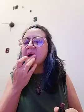 LylaVixxen online show from 04.25.26