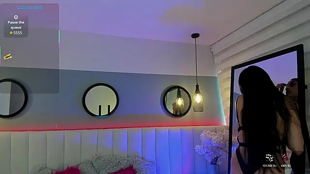 Snapshot of Mila_Hank_ chatting on 10.06.25 Mila Hank online show from 10.06.25