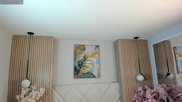 Mila Hank  online show from 03.17.26