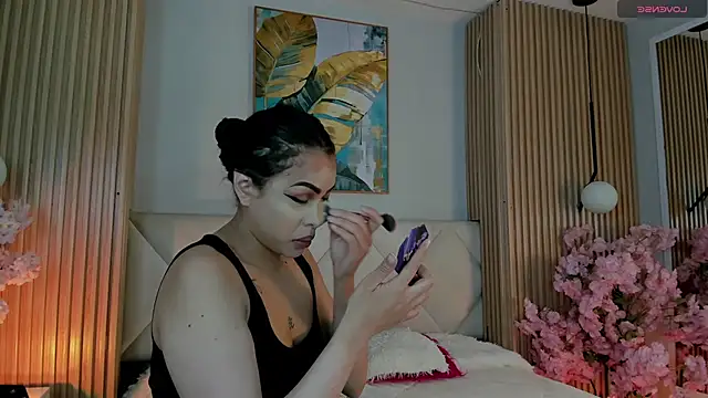 Mila Hank  online show from 04.29.26