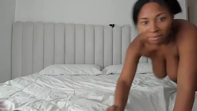 Snapshot of Meganbelford1 chatting on 12.01.25 Meganbelford1 online show from 12.01.25