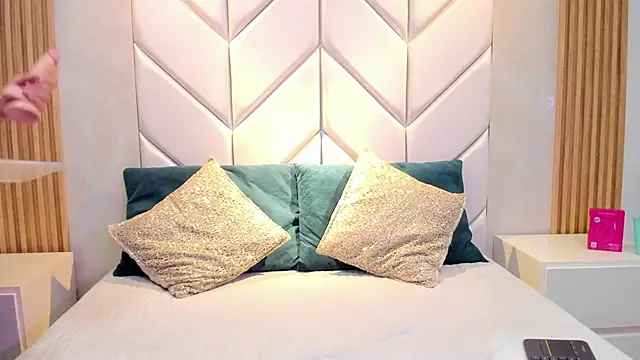 NikoStone  online show from 10.28.25