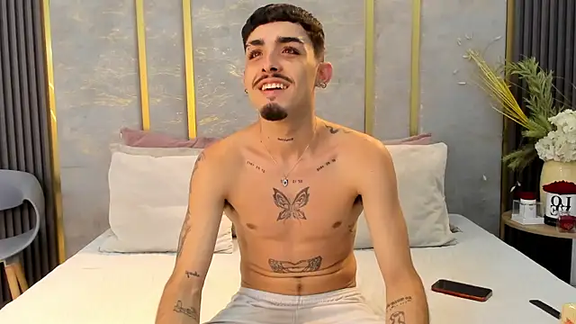 Snapshot of NikoStone_ chatting on 11.06.25 NikoStone online show from 11.06.25