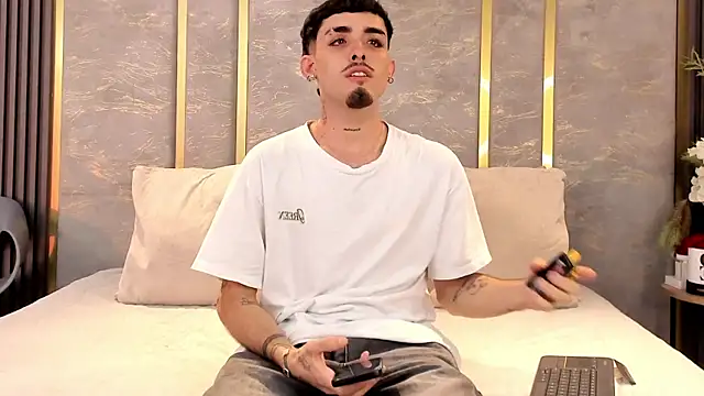 Snapshot of NikoStone_ chatting on 01.16.26 NikoStone online show from 01.16.26