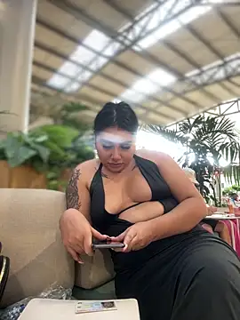 Sophie Dreamss online show from 10.15.25