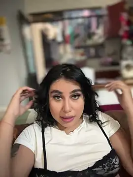 Sophie Dreamss online show from 10.30.25