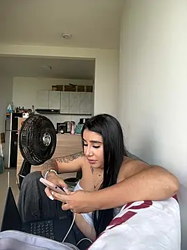 Sophie Dreamss online show from 04.24.26