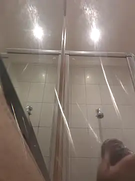 Snapshot of trickyOne chatting on 09.11.25 trickyOne online show from 09.11.25