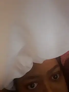 Snapshot of trickyOne chatting on 09.14.25 trickyOne online show from 09.14.25