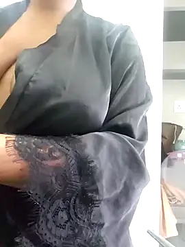 Snapshot of trickyOne chatting on 11.15.25 trickyOne online show from 11.15.25