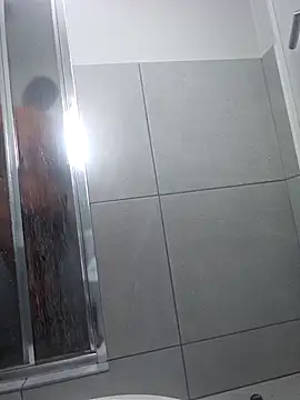 Snapshot of trickyOne chatting on 11.26.25 trickyOne online show from 11.26.25