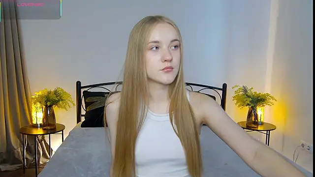 KumiKruz online show from 09.15.25