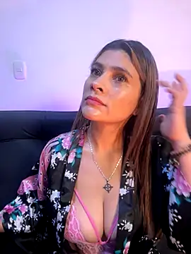 Snapshot of Skarlett_12_ chatting on 12.05.25 Skarlett 12 online show from 12.05.25