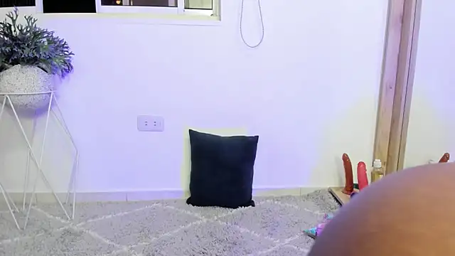 coral15  online show from 10.26.25