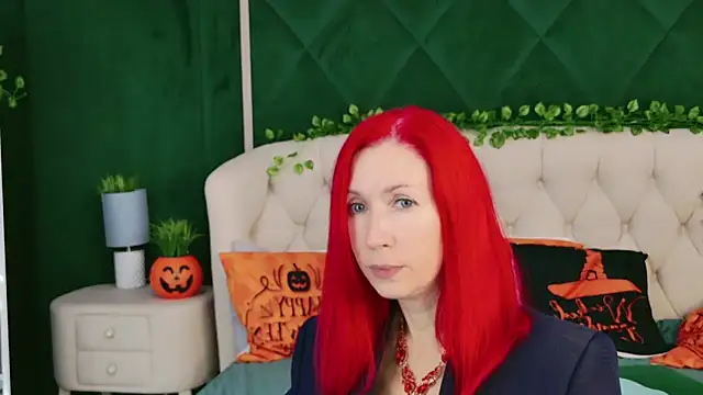 Snapshot of Sofia_Lix chatting on 10.29.25 Sofia Lix online show from 10.29.25