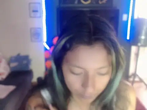 Snapshot of ScarletSizzling chatting on 10.04.25 ScarletSizzling online show from 10.04.25