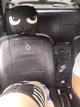 Snapshot of roxyrougee chatting on 10.03.25 roxyrougee online show from 10.03.25