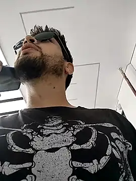 Snapshot of roxyrougee chatting on 10.20.25 roxyrougee online show from 10.20.25