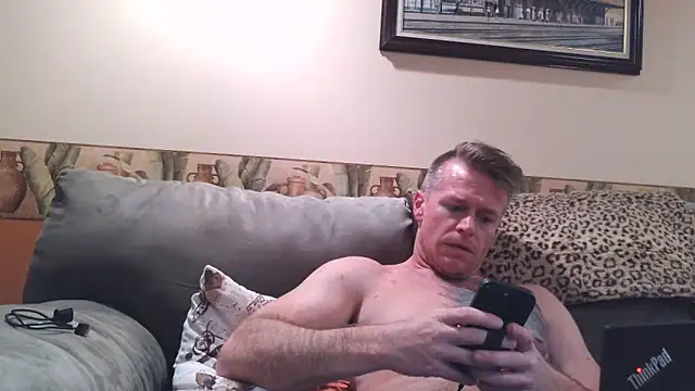 Snapshot of DILFiGuess11 chatting on 06.08.26 DILFiGuess11 online show from 06.08.26