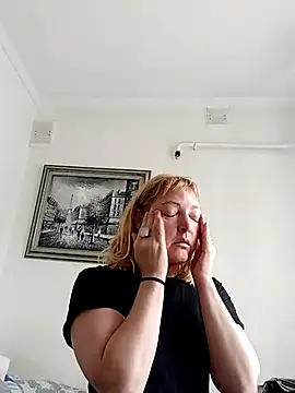 LiluLiluLilu online show from 09.12.25