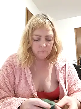 LiluLiluLilu online show from 11.06.25