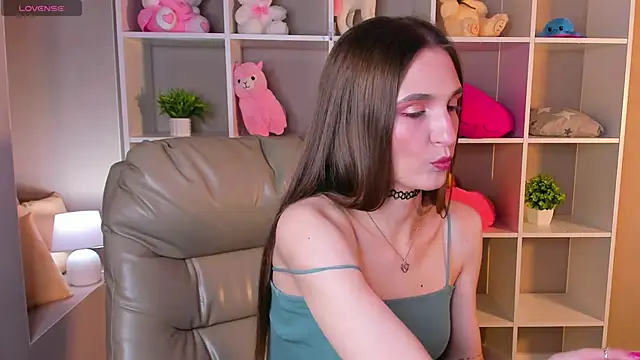 Alisha Green online show from 09.18.25