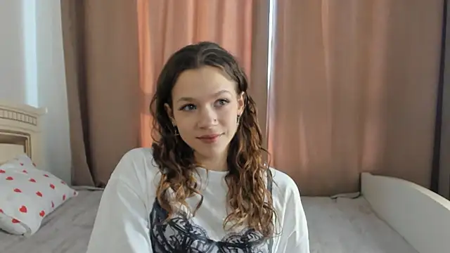 Snapshot of VelvetRisque chatting on 02.06.26 VelvetRisque online show from 02.06.26