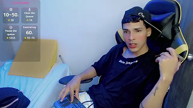 Snapshot of yankees_ chatting on 09.10.25 yankees online show from 09.10.25