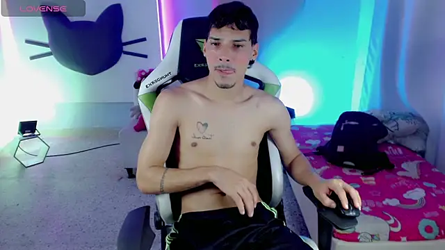 Snapshot of yankees_ chatting on 10.10.25 yankees online show from 10.10.25