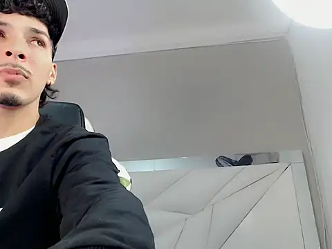 Snapshot of yankees_ chatting on 11.15.25 yankees online show from 11.15.25