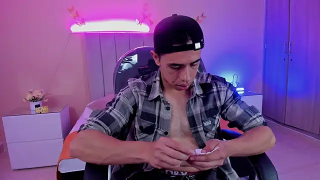 Muscle Scott online show from 11.13.25