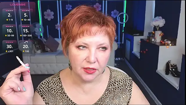 Kira Kenett online show from 10.10.25