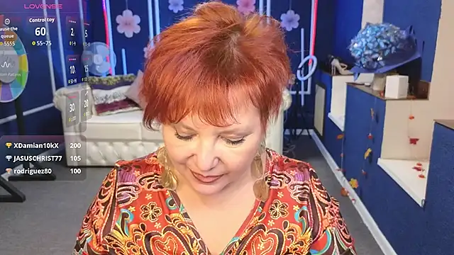 Kira Kenett online show from 11.26.25