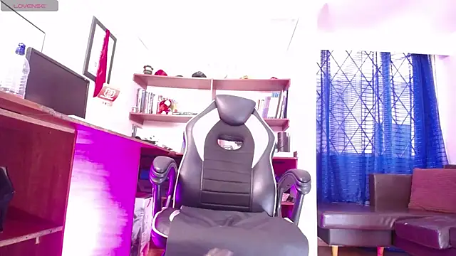 GretaVoss  online show from 11.07.25