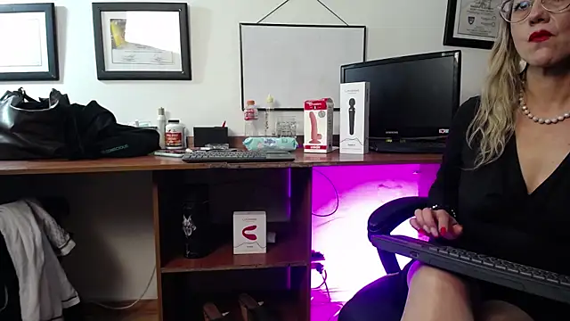 GretaVoss  online show from 01.17.26