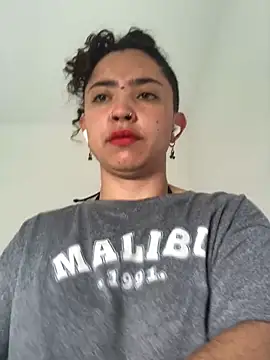 Paris 11 online show from 10.16.25