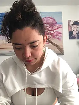 Paris 11 online show from 11.18.25