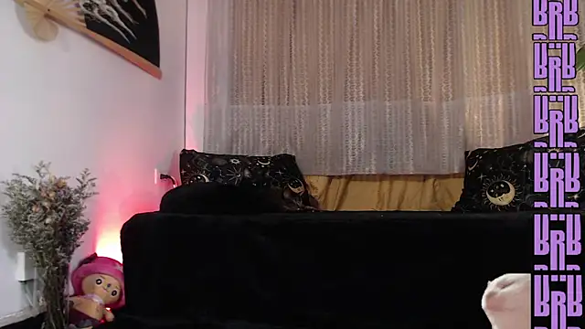 Ellyuwuw online show from 05.06.26