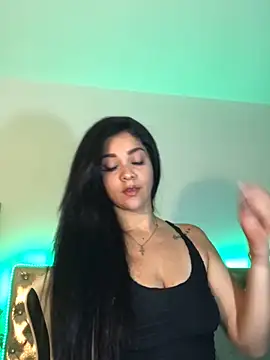 Snapshot of Mariana_Montes chatting on 09.23.25 Mariana Montes online show from 09.23.25