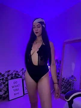 Snapshot of Mariana_Montes chatting on 10.21.25 Mariana Montes online show from 10.21.25