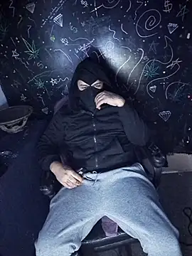 Snapshot of johnboones10 chatting on 12.16.25 johnboones10 online show from 12.16.25