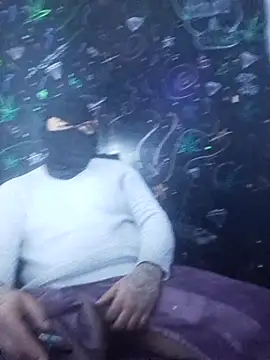 Snapshot of johnboones10 chatting on 12.17.25 johnboones10 online show from 12.17.25