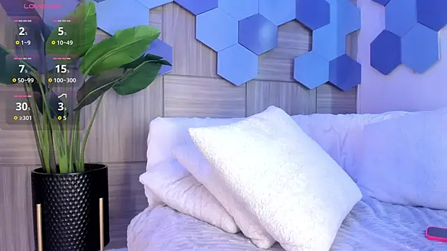 RoxyLior online show from 10.10.25